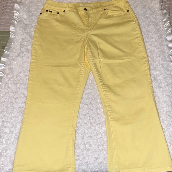 Diane Gilman Cropped Yellow Pants (12P) - Picture 5 of 14